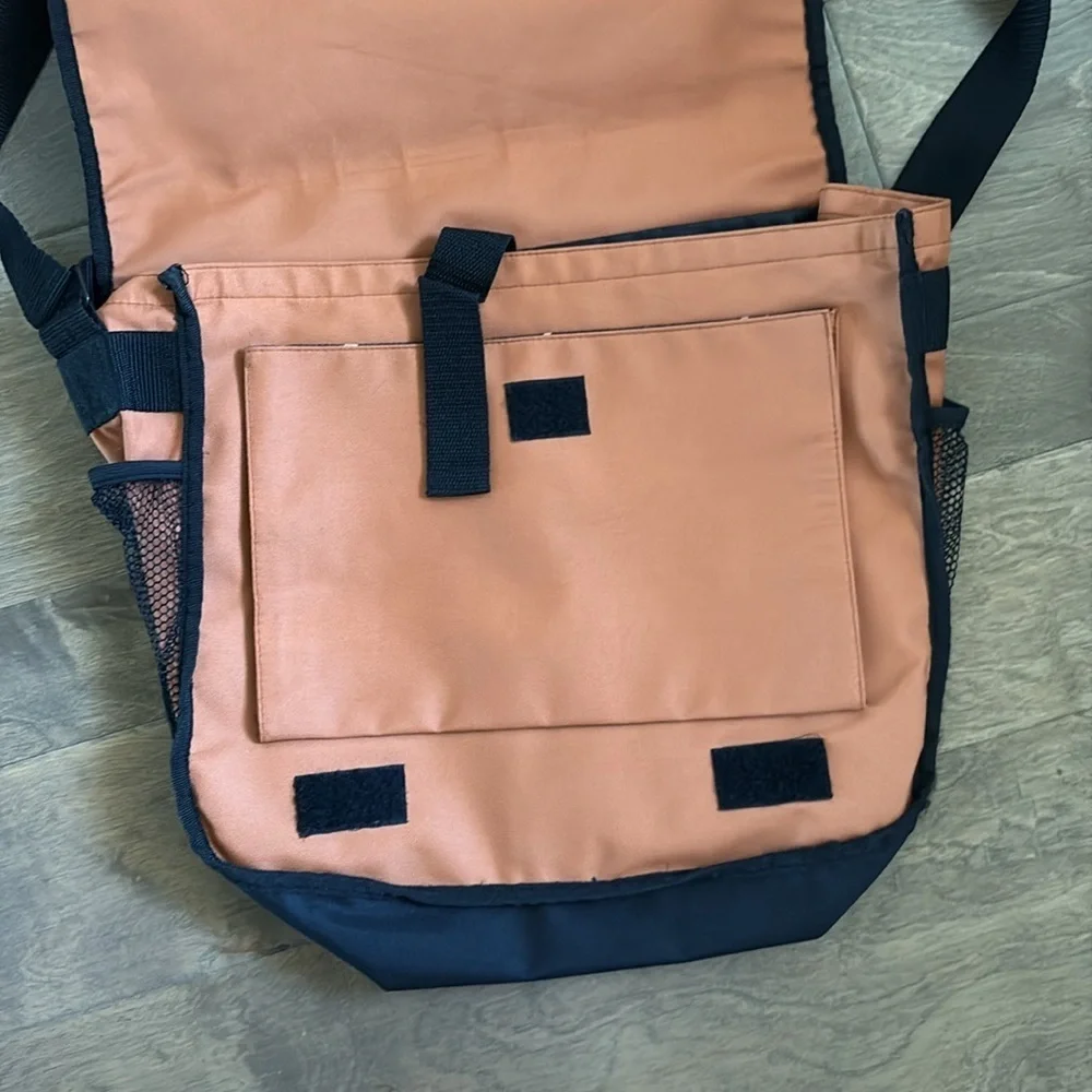 NWOT UT Longhorns Large Messenger Bag Book Bag Orange Black